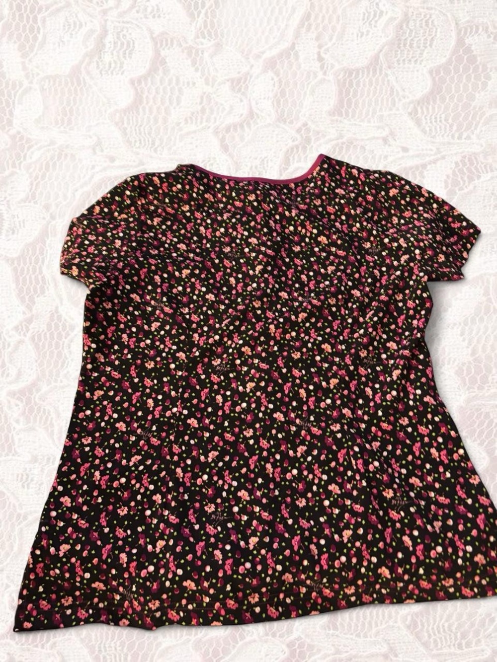 Betsey Johnson black & pink floral print scrub top in a M - Picture 3 of 3